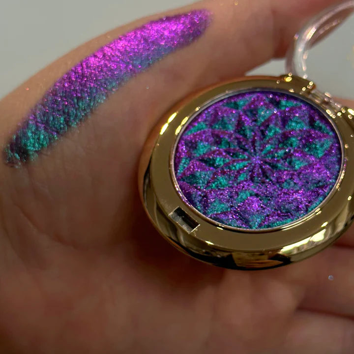 Multichrome Special Effects Eyeshadow, makeup routine, eyeshadow, eyeshadow looks, eye makeup look, make up look, makeup inspiration, makeup inspo, eyeshadow tutorial, makeup tutorial, eye makeup tutorial, eyeshadow looks, eyeshadow routine, eye makeup looks, eye makeup routine, Exceptional Store.